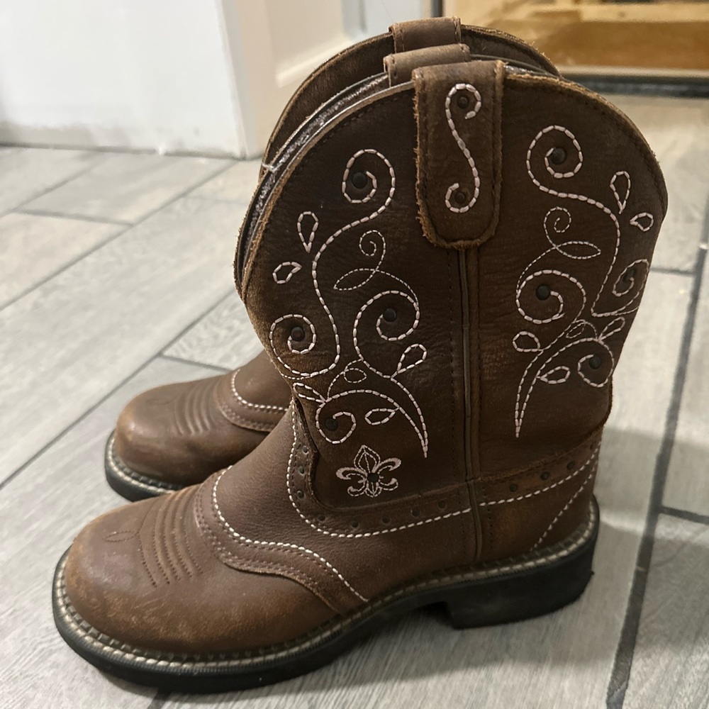 Women’s size 7 Justin Gypsy riding boots